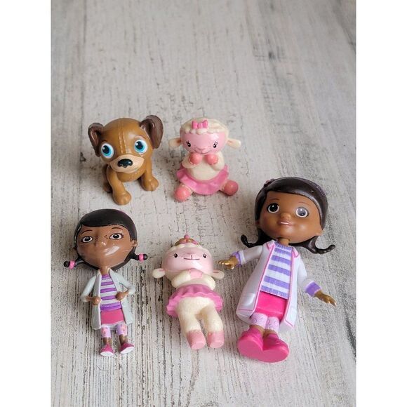 Mini doctor McStuffins lamby dog patient doctor play toy figure set - Picture 1 of 8